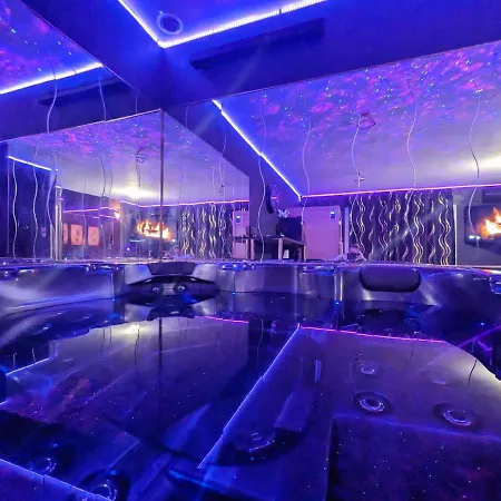Отель для свиданий La Gold Jacuzzi & Sauna Prive