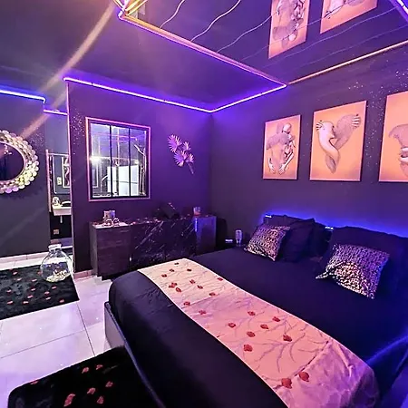 La Gold Jacuzzi & Sauna Prive מלון אהבה