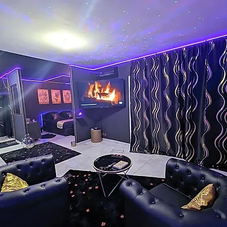 מלון אהבה La Gold Jacuzzi & Sauna Prive *